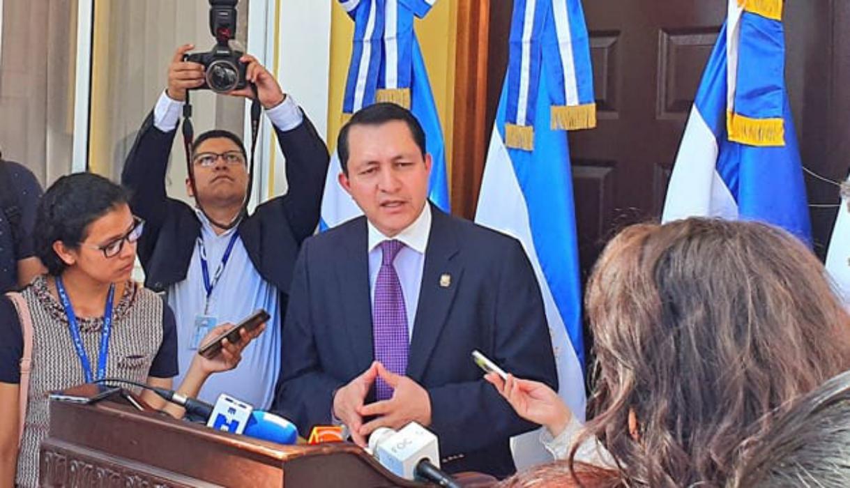 Mario Ponce afirma que la Asamblea es el edificio más desinfectado del país mario-ponce-afirma-que-la-asamblea-es-el-edificio-mas-desinfectado-del-pais